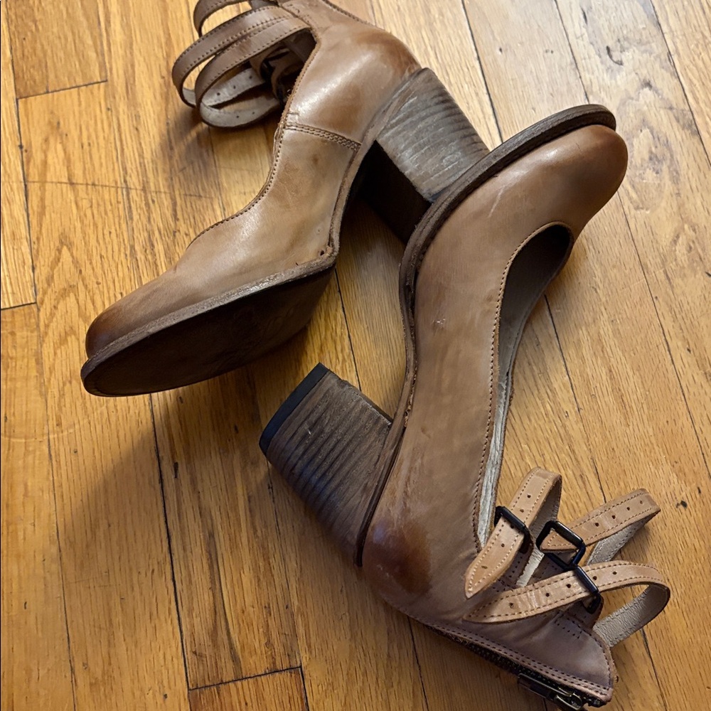 Freebird Randi tan beige antics size 9like new - Picture 11 of 11